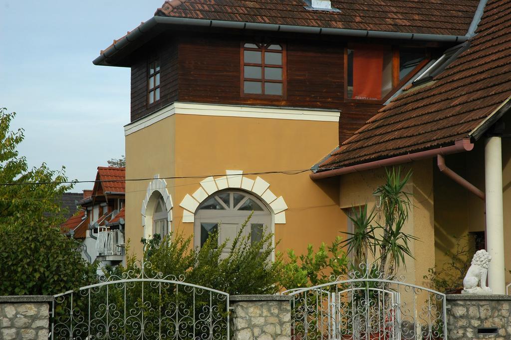 Alom Kucko Apartman Zalaegerszeg Room photo
